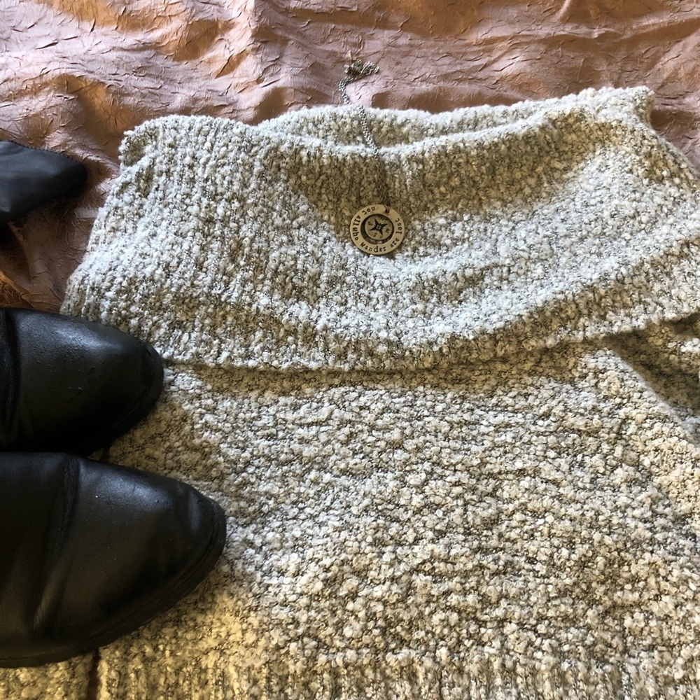 Sweater - Picture 2 of 3